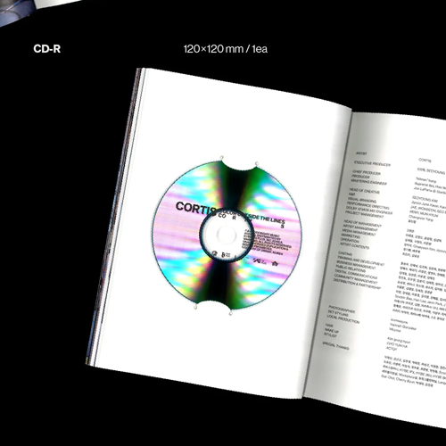 COLOR OUTSIDE THE LINES — zdjęcie