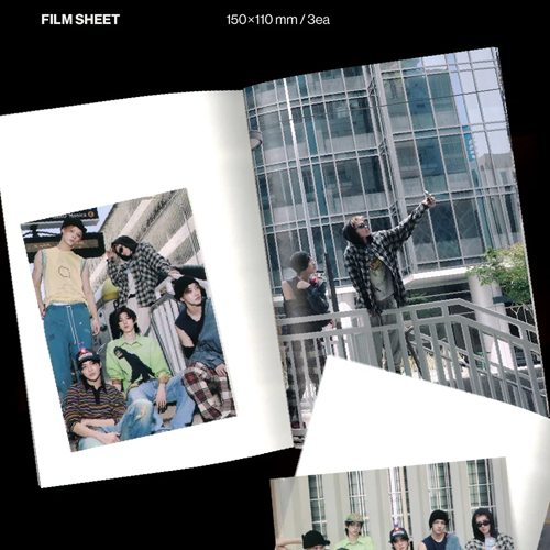 COLOR OUTSIDE THE LINES — zdjęcie